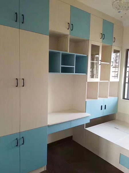 卧室衣柜定制